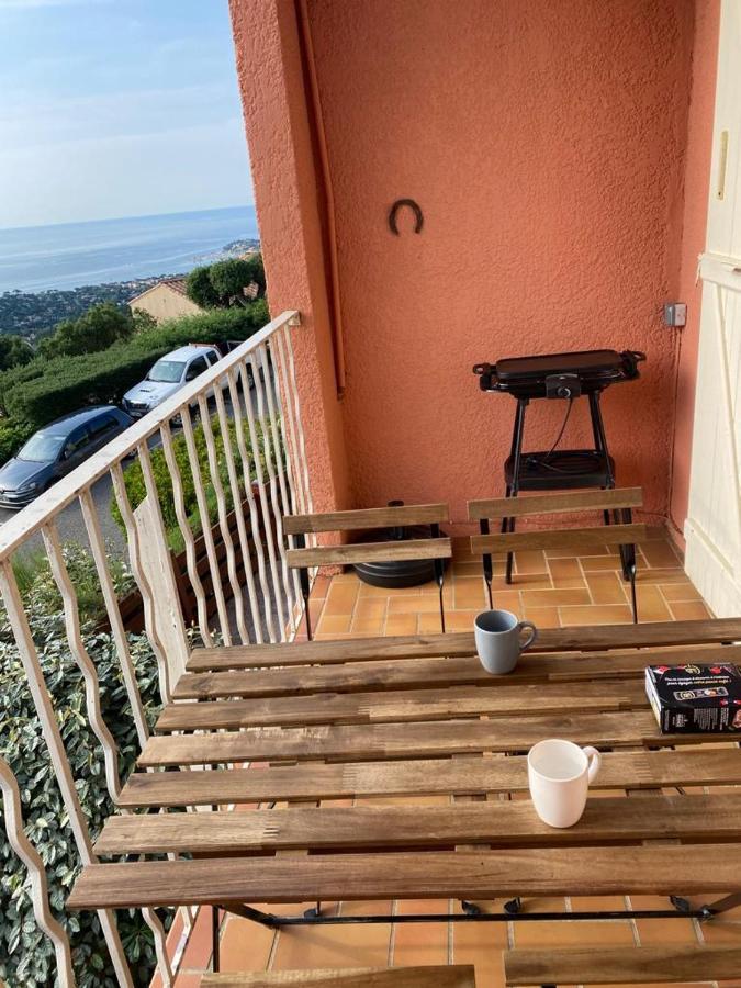 Location Vacance Vue Mer 4 A 6 Personnes Cavalaire-sur-Mer Bagian luar foto
